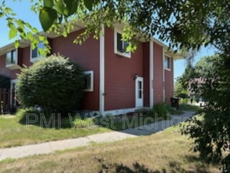 603 Peachtree Place – photo 1
