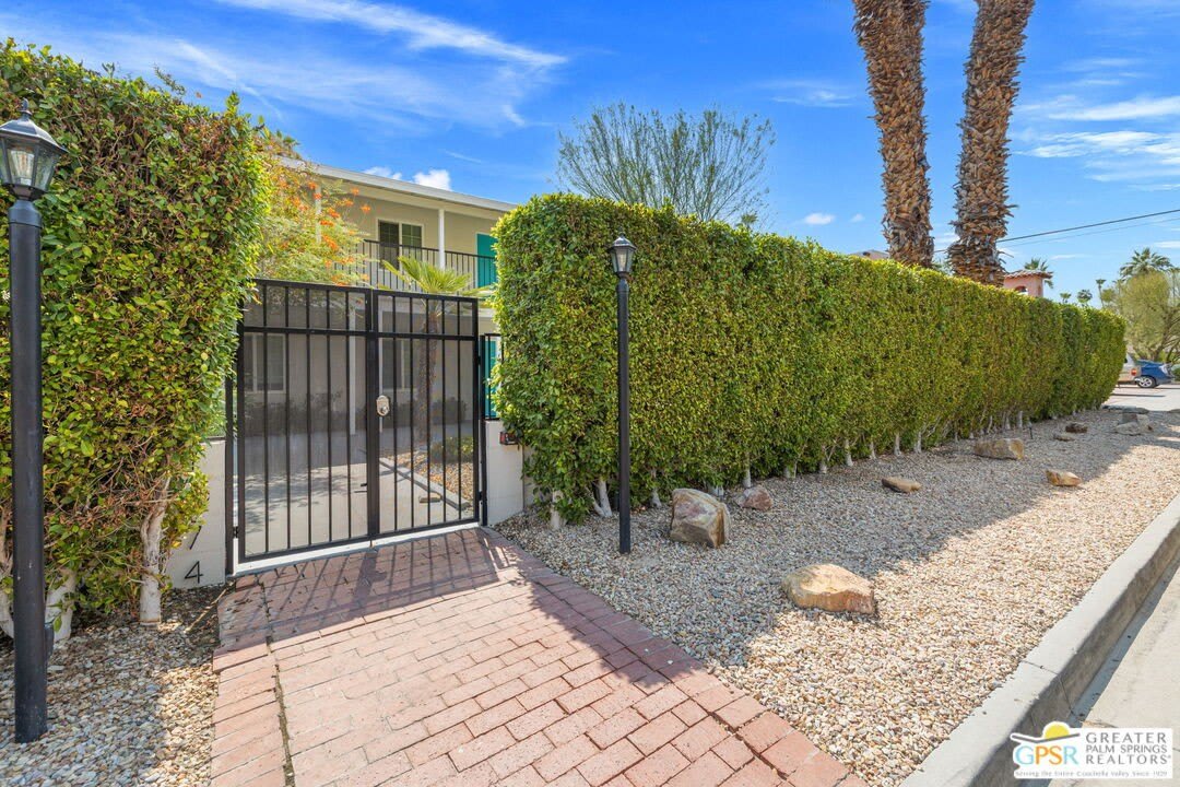 1674 S Via Salida – photo 5