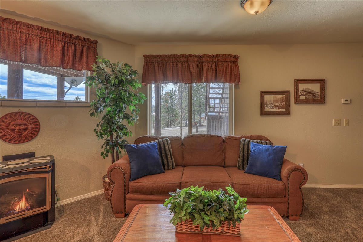 1034 Hills Circle – photo 4