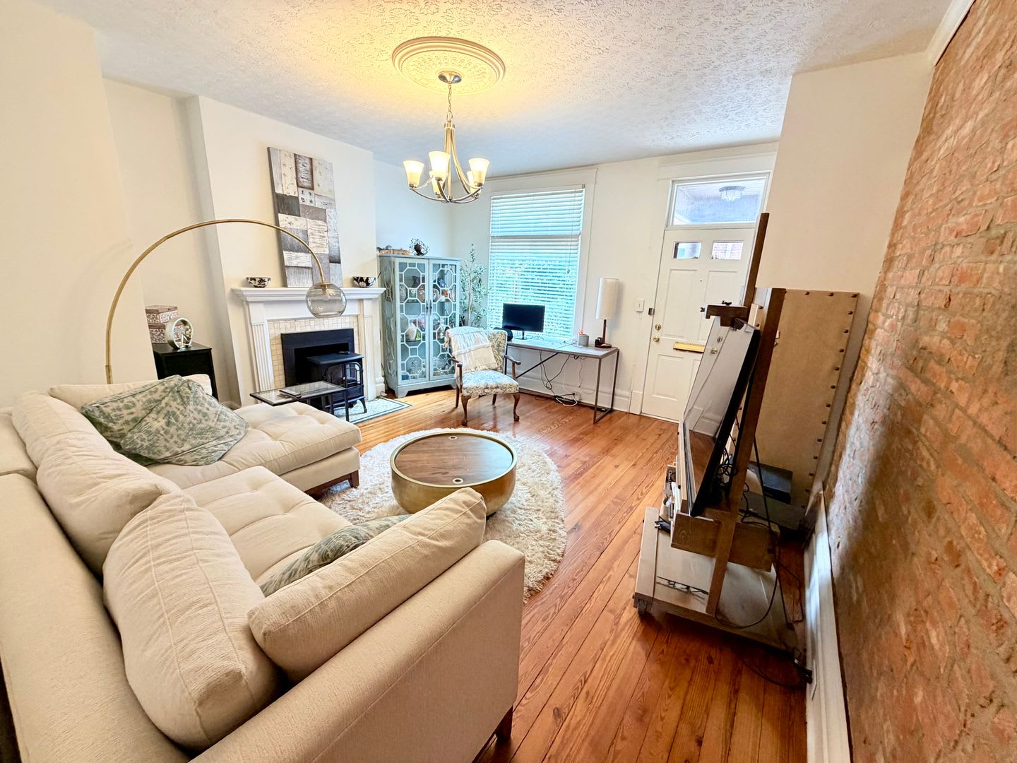 2 bedroom brick townhouse – photo 5