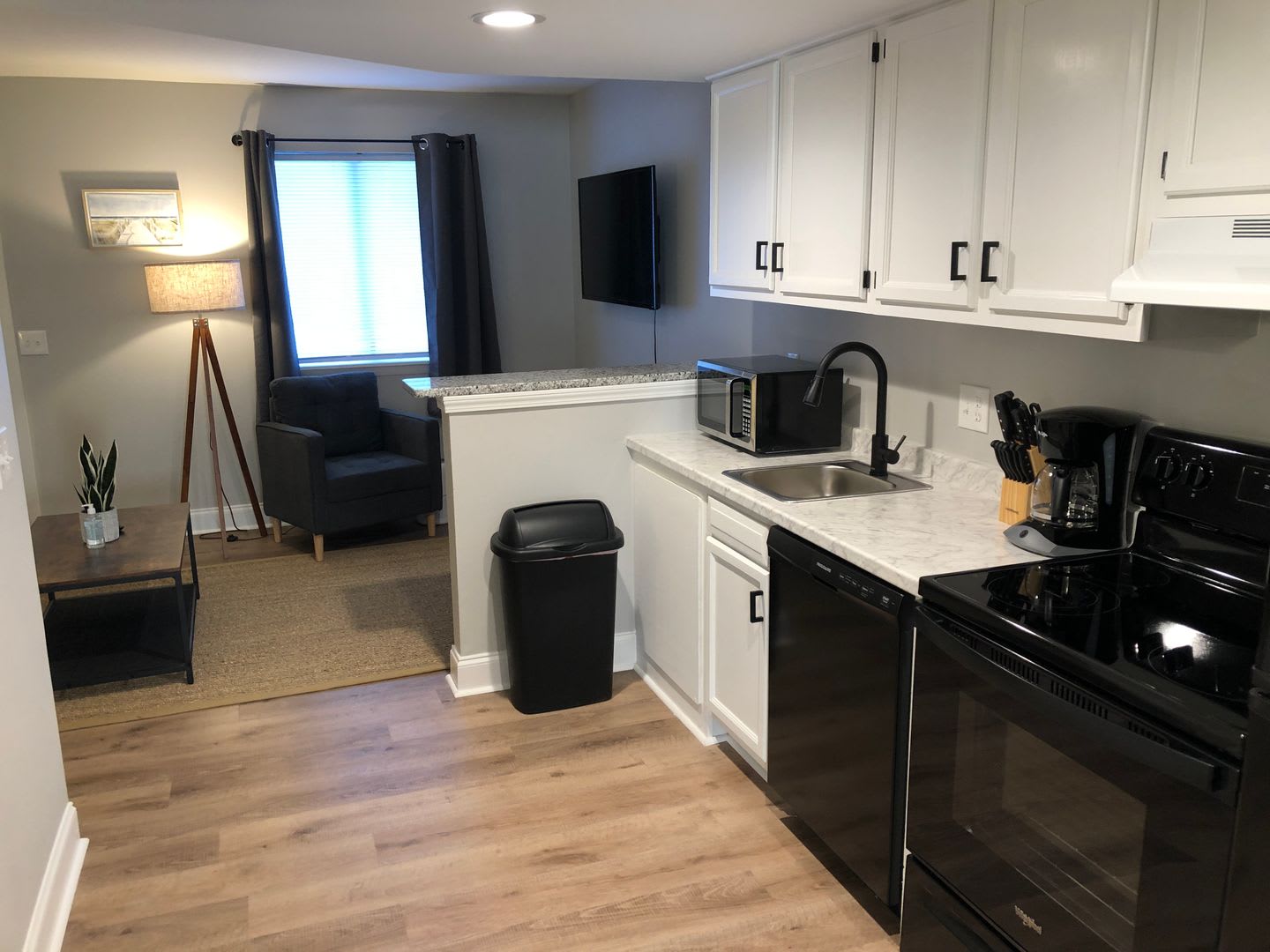 1 Bedroom Adjacent To Uncw – photo 5