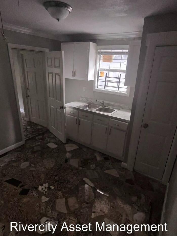 2198 Lyon Avenue – photo 3