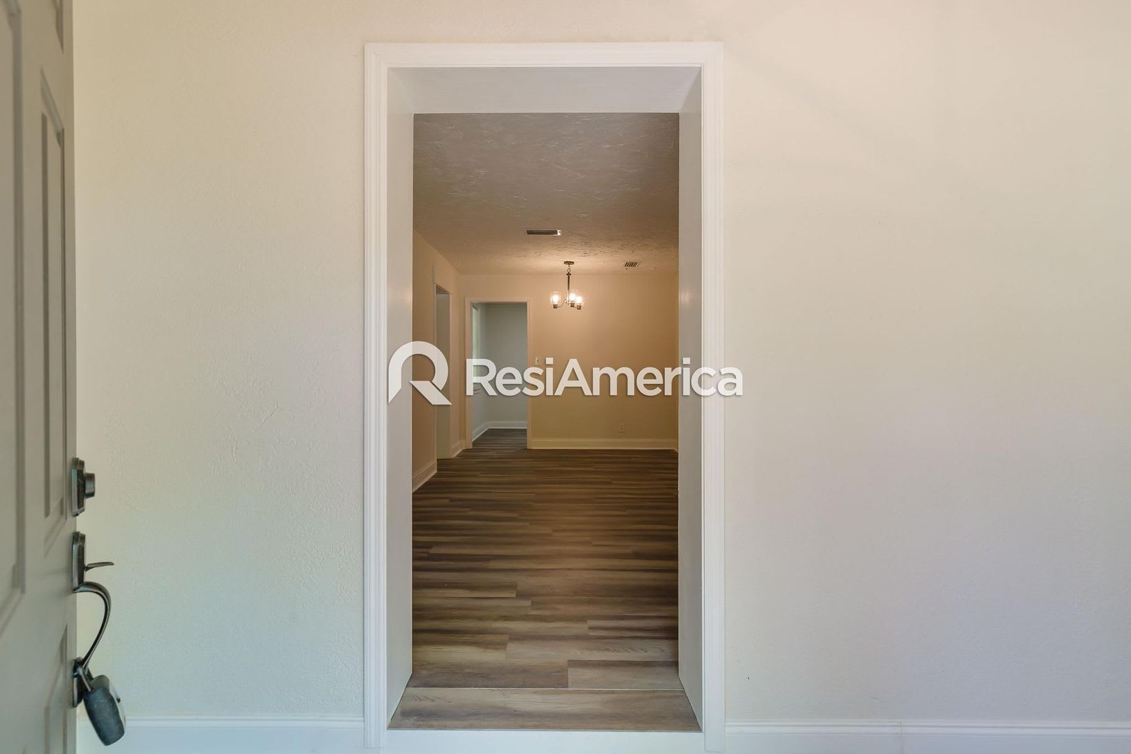 3BR/1B home in Jacksonville – photo 2