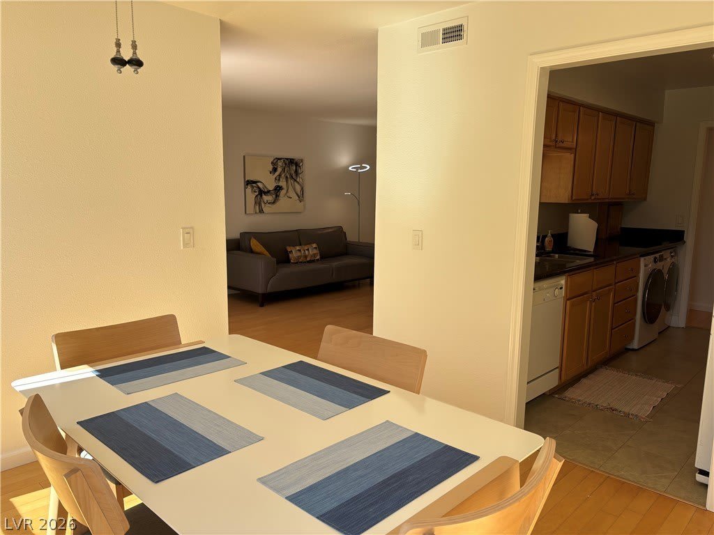 2831 Geary Place – photo 3