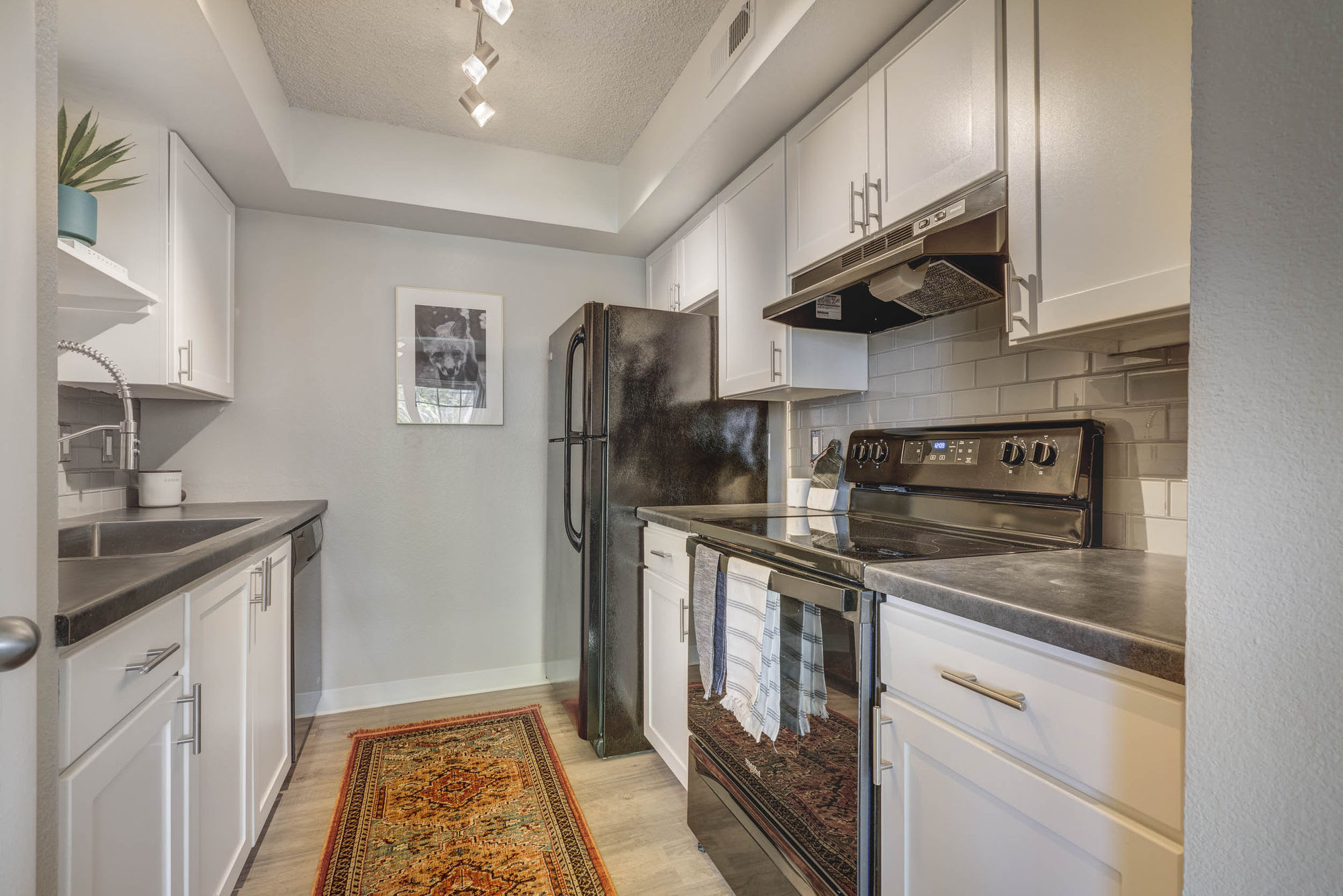 Riverbend Apartments – photo 3