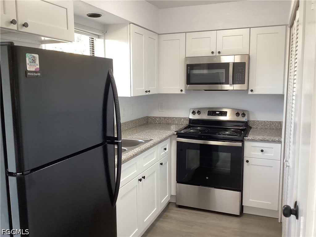 1123 NE 15th Lane – photo 3