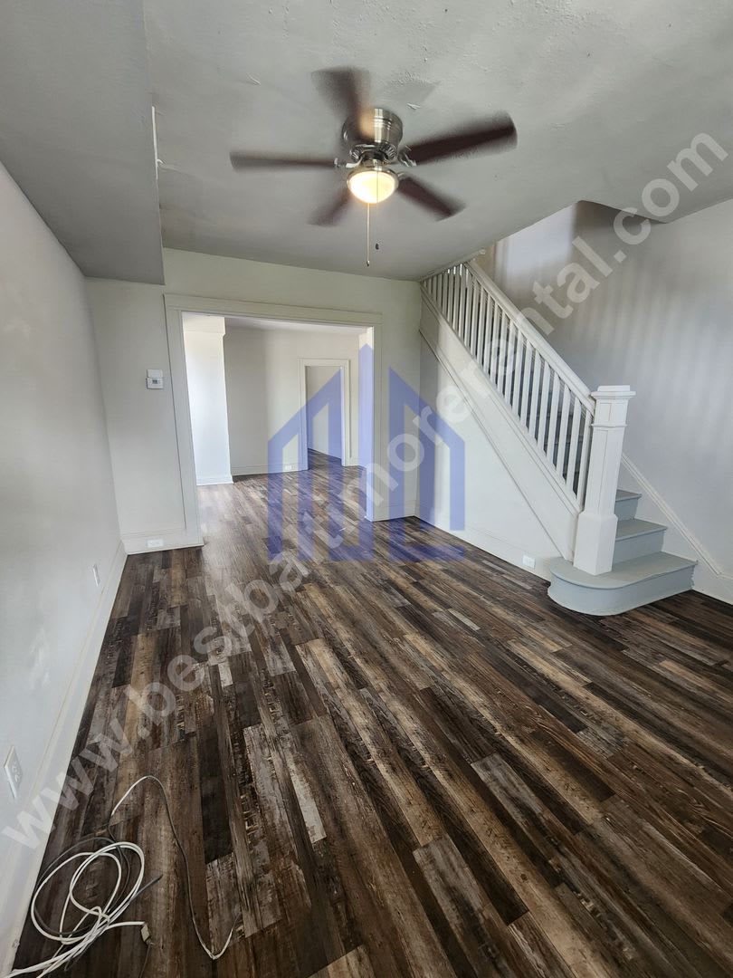 Cozy 3 Bedroom Rental With In Unit Washer Dryer 1 400 Month – photo 3