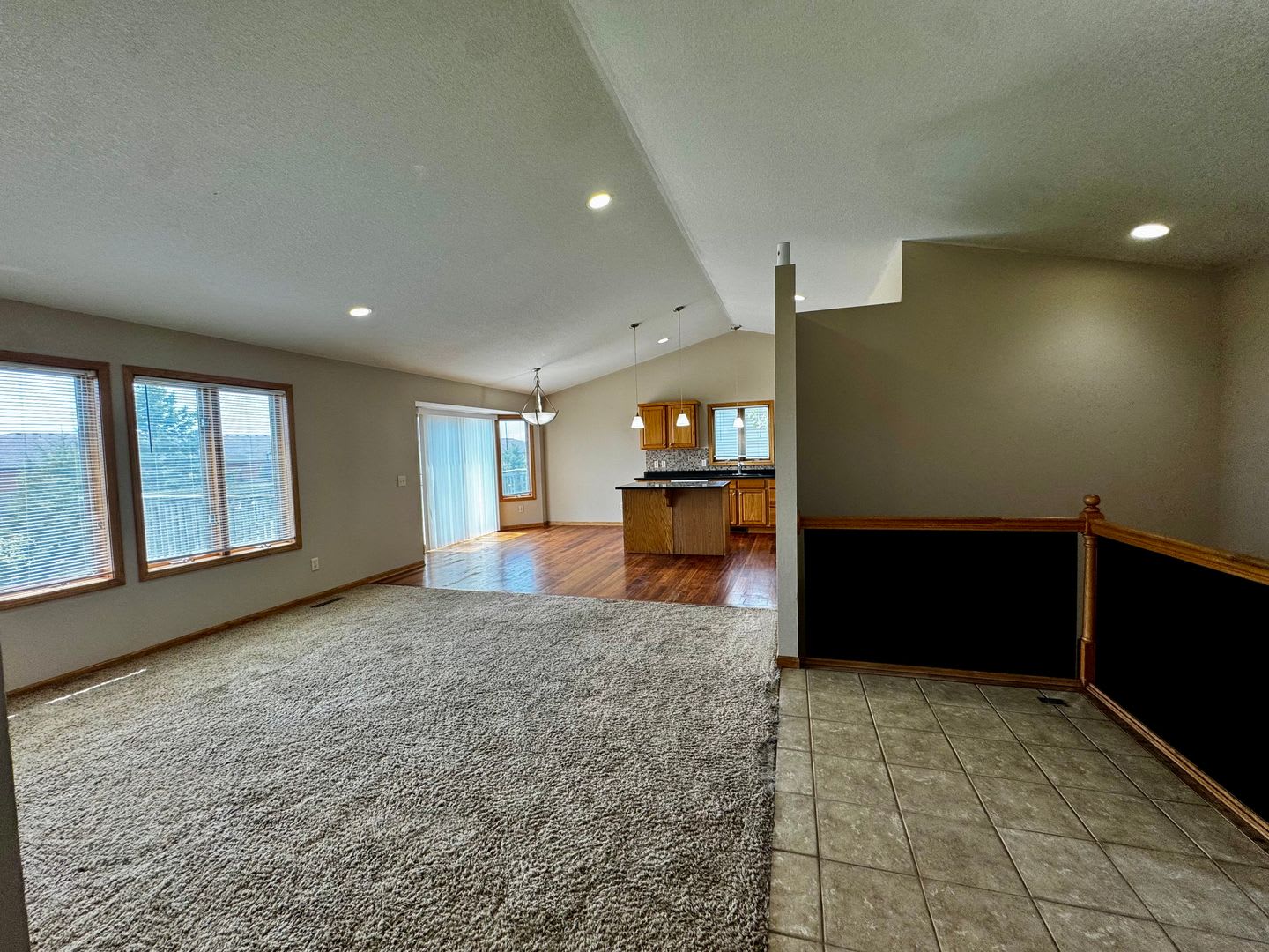 A Home You Ll Be Proud To Call Your Own Nw Desirable Badger Hill Neighborhood 4Bedroom 3Bathroom 3Car Attached Garage – photo 5