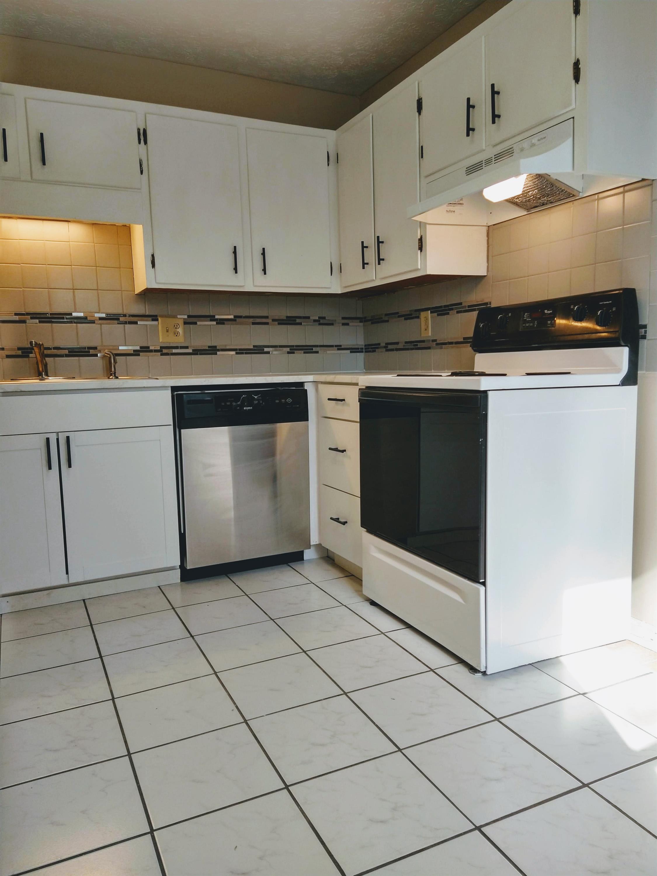 147 Amanda Court – photo 3