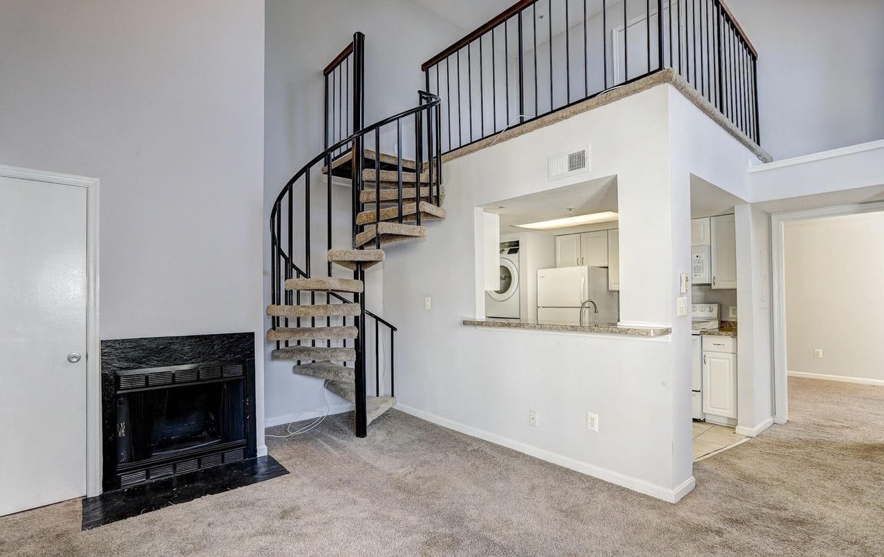 1023 Summerglenn Ct – photo 2