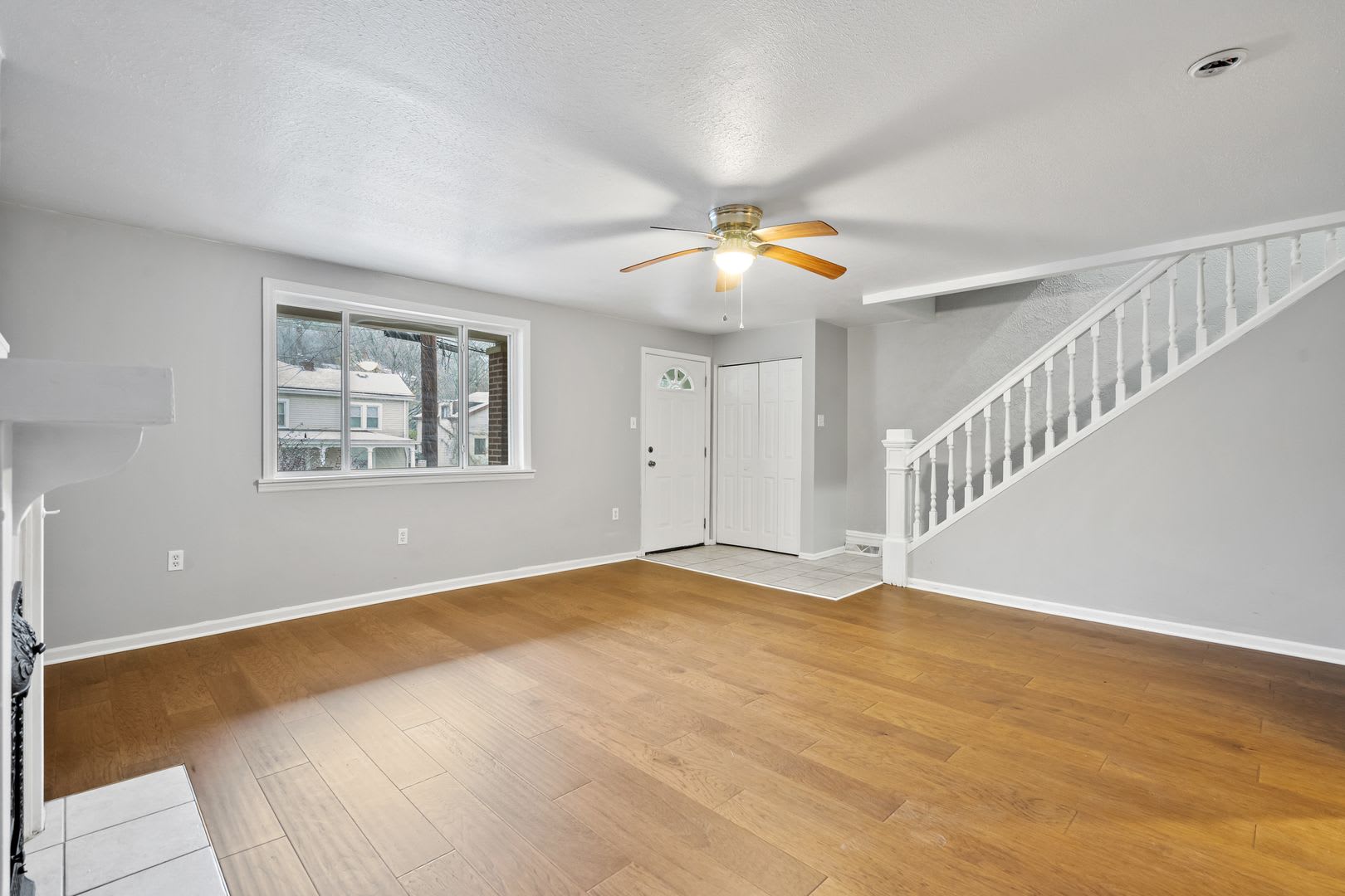 Refreshed 3 Bedroom in Elliott minutes from Downtown – photo 2