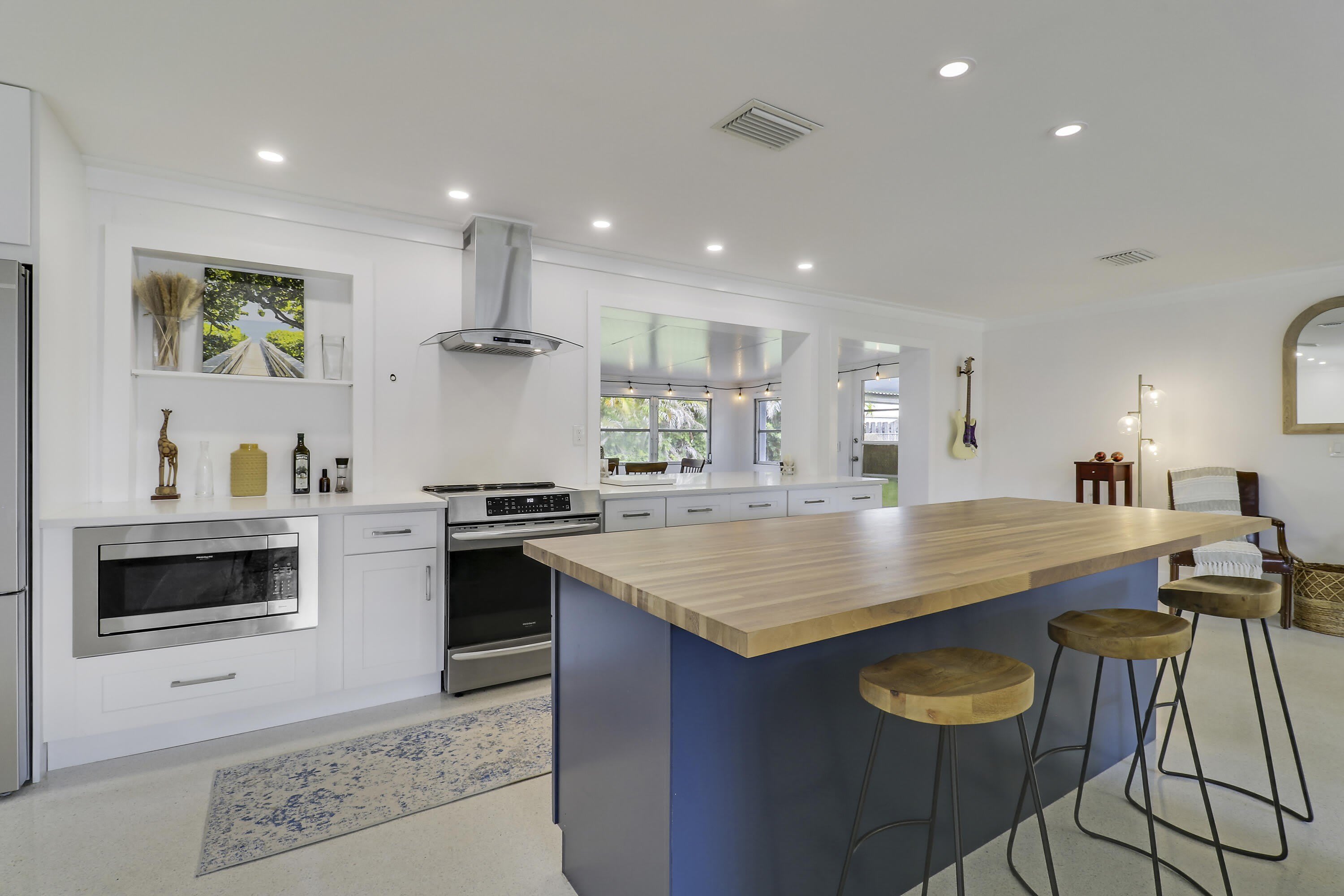 1518 Summer Avenue – photo 1