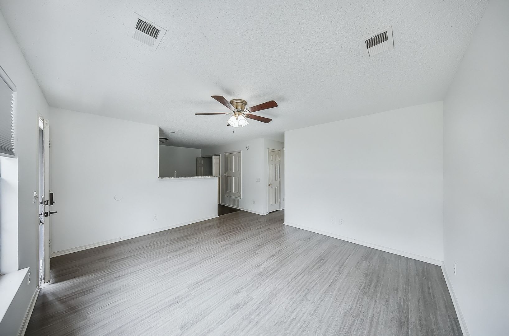 Updated 2-bedroom, 1-bathroom minutes from Bentonville Square – photo 3