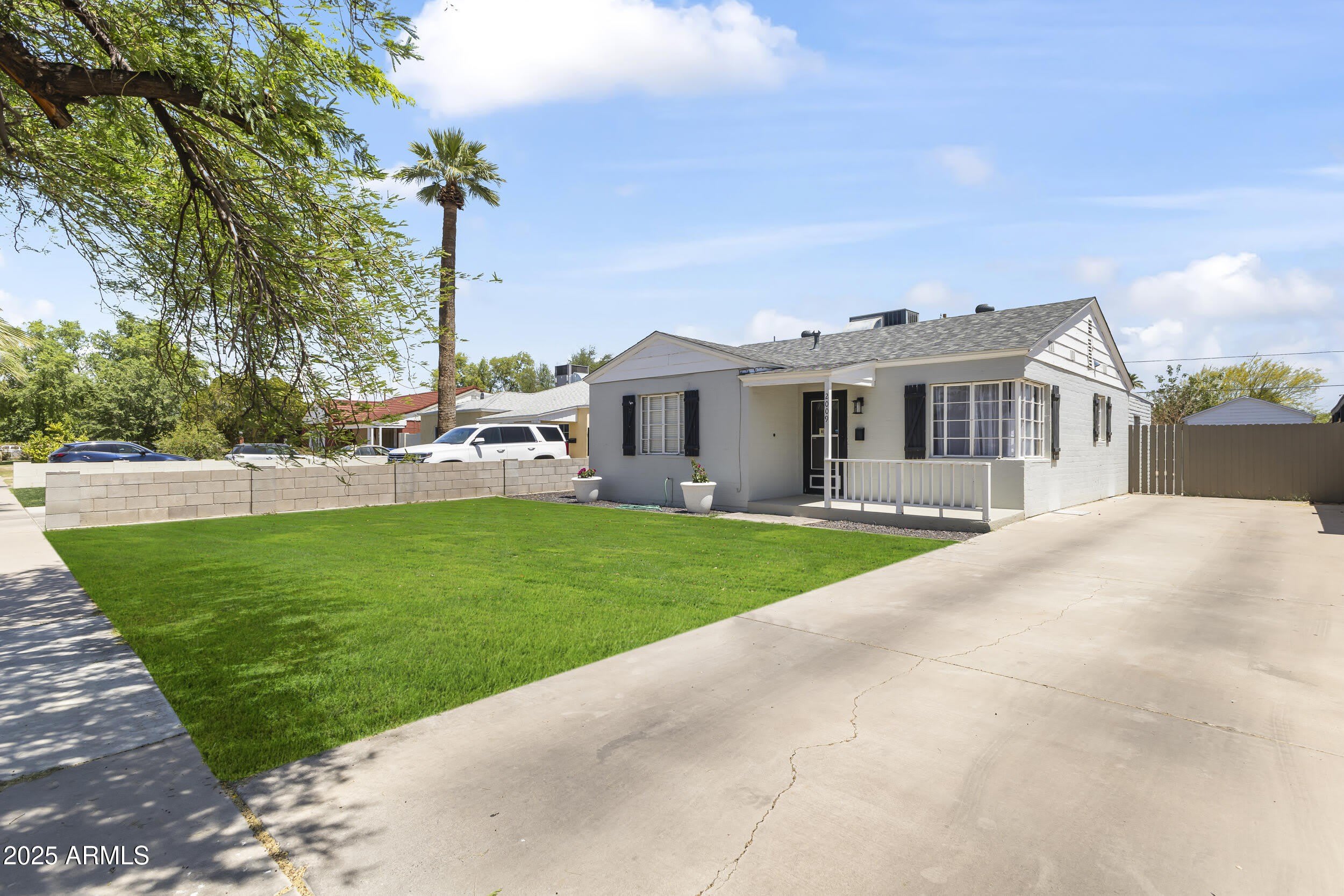 2009 N 17TH Avenue – photo 1