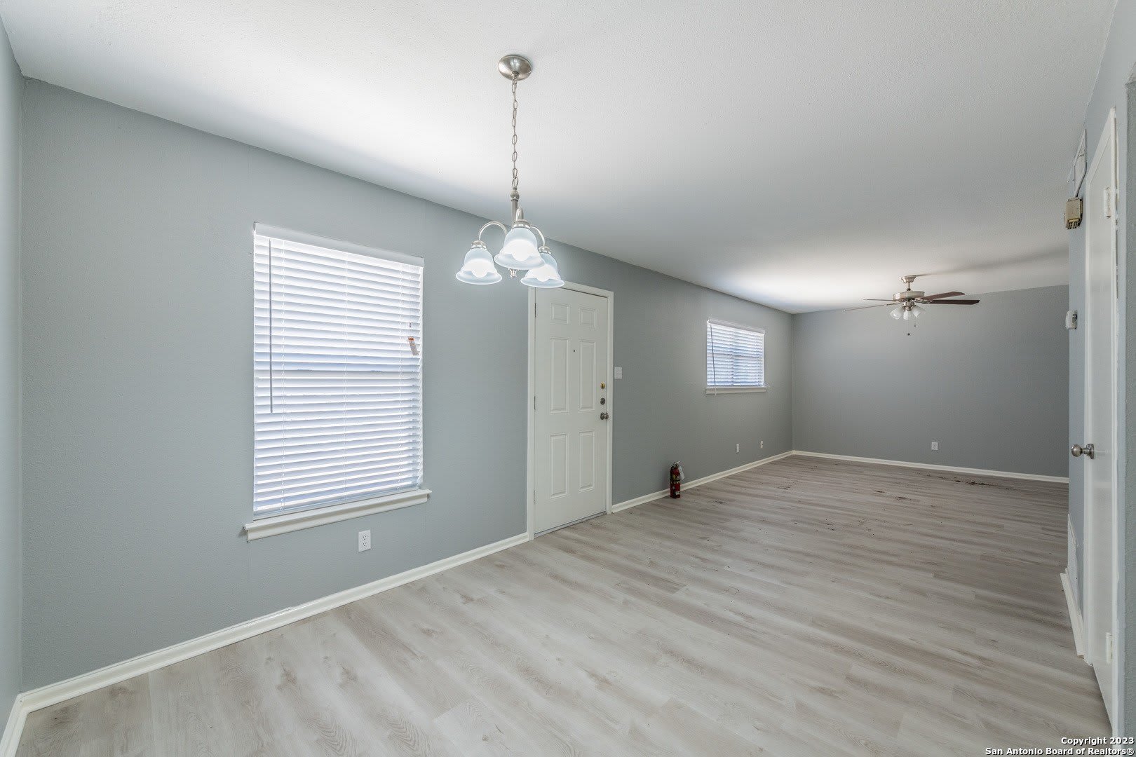 423 E DEWEY PL – photo 5