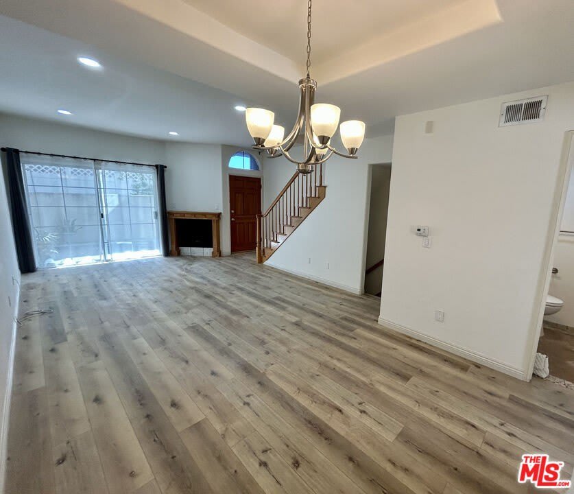 5145 Yarmouth Ave – photo 2