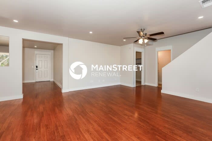 1658 East Anastasia Street – photo 2