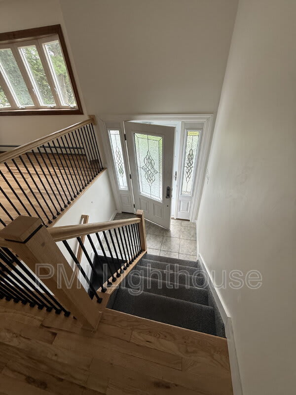 2077 Feuereisen Ave – photo 2