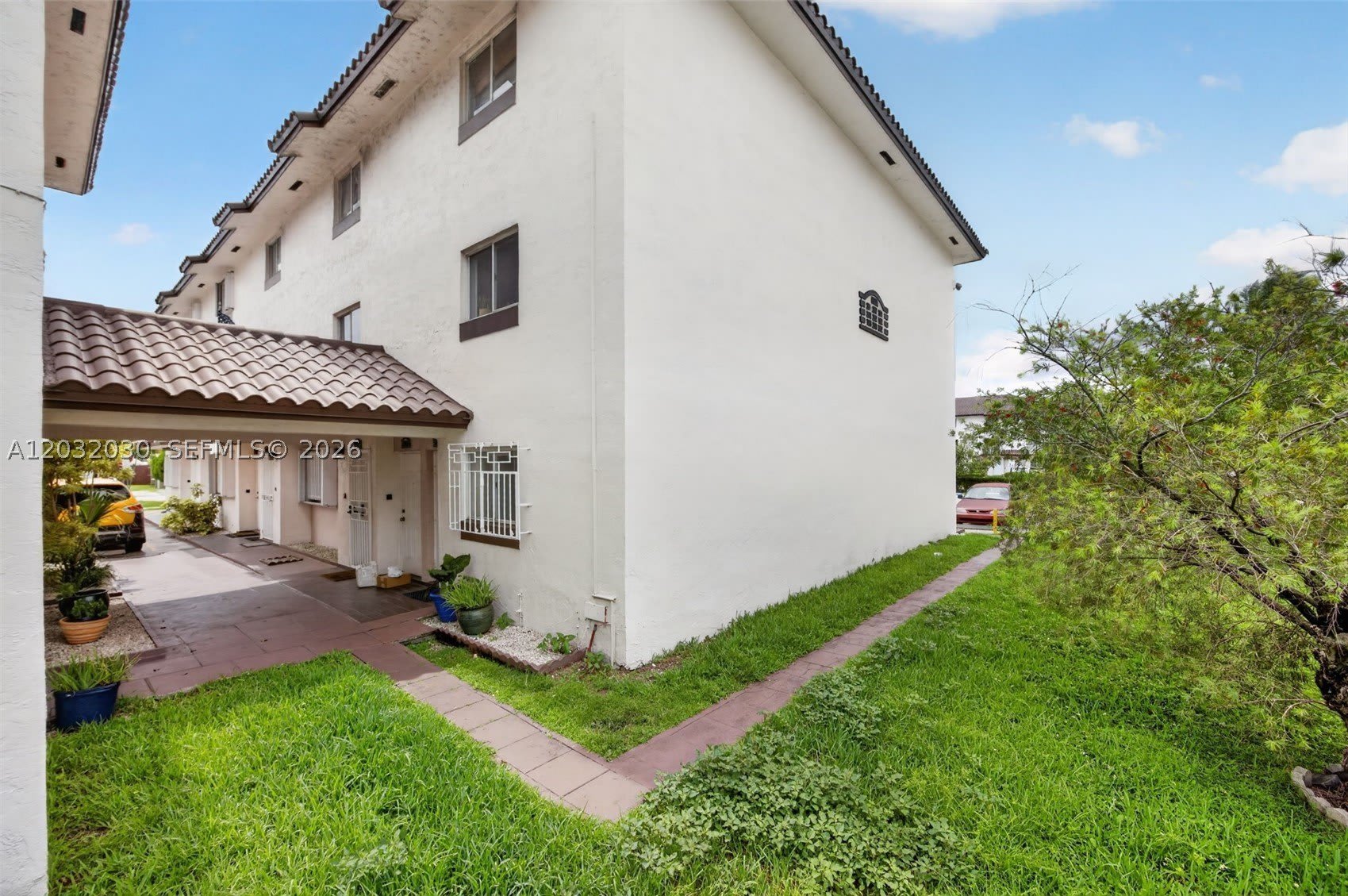 800 Sw 104Th Ct – photo 1