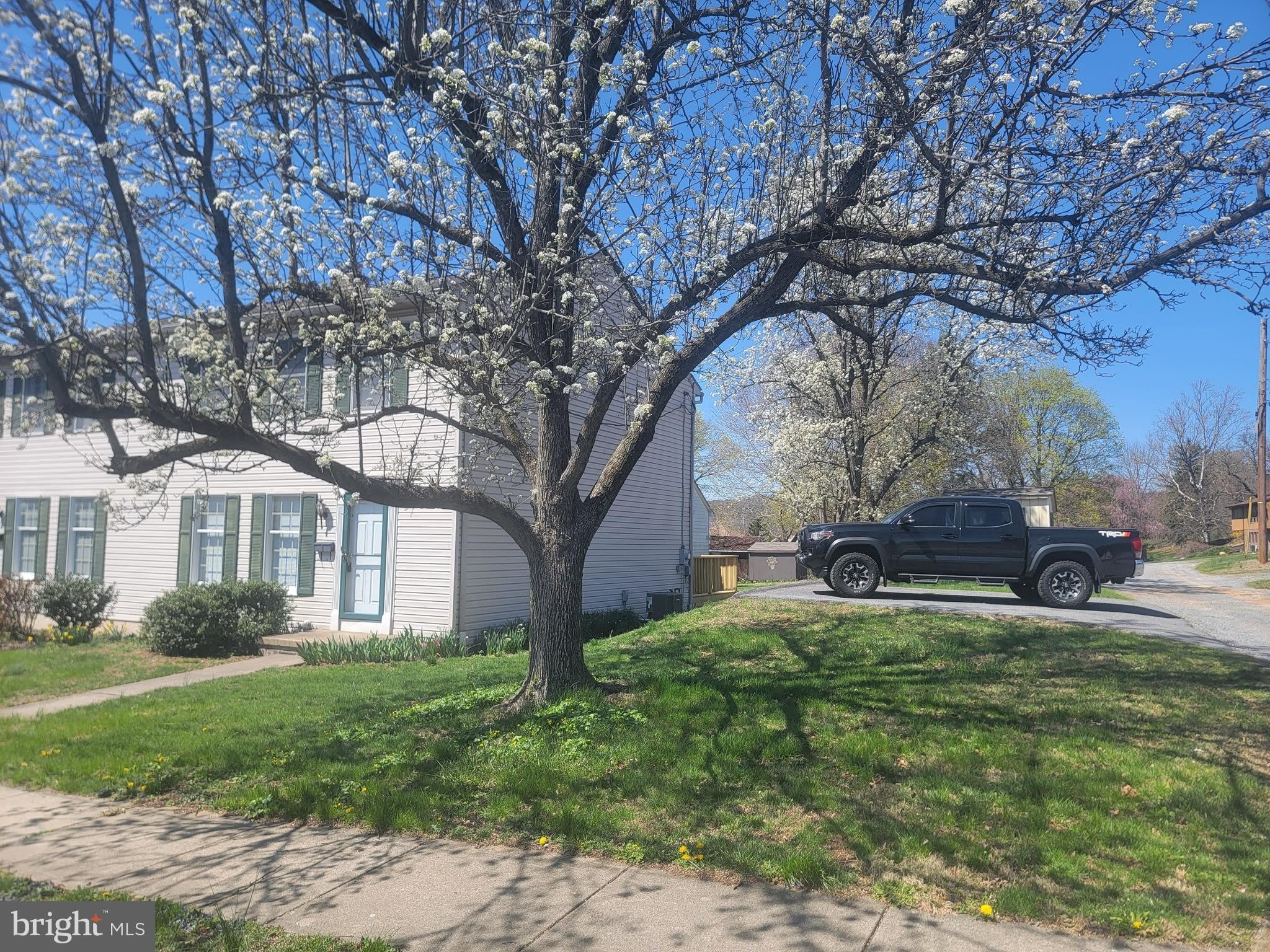 4 ADAMS Street – photo 2