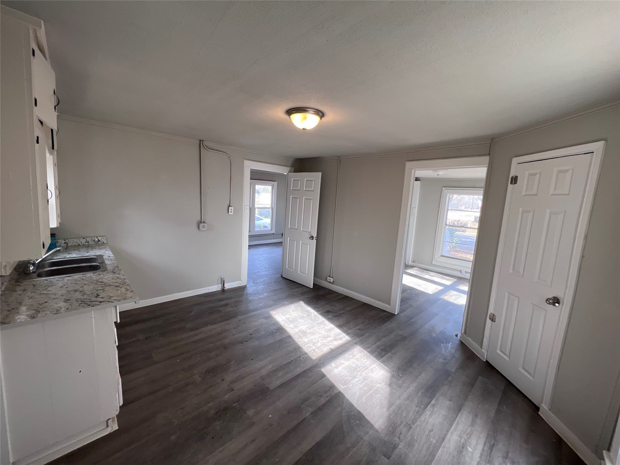 504 Lamar Street – photo 4
