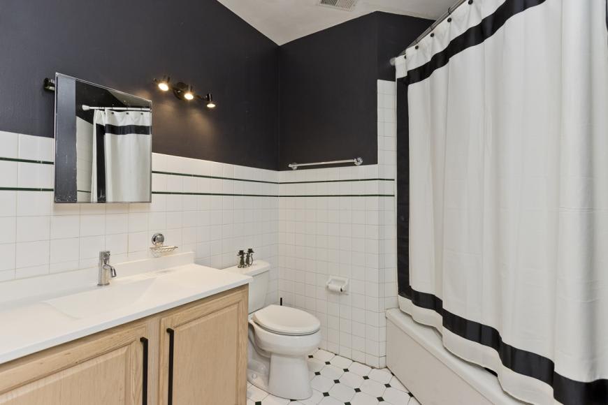 1470 North Milwaukee Ave – photo 2
