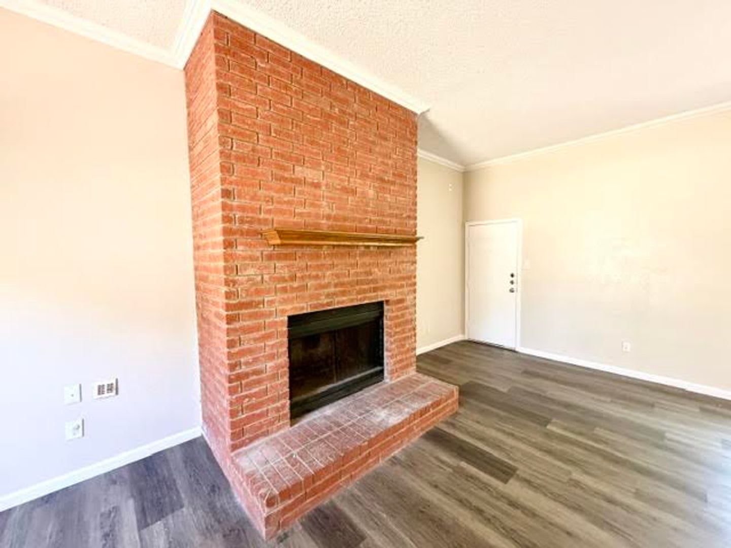 4 bedroom on a large corner lot in Hewitt! – photo 4