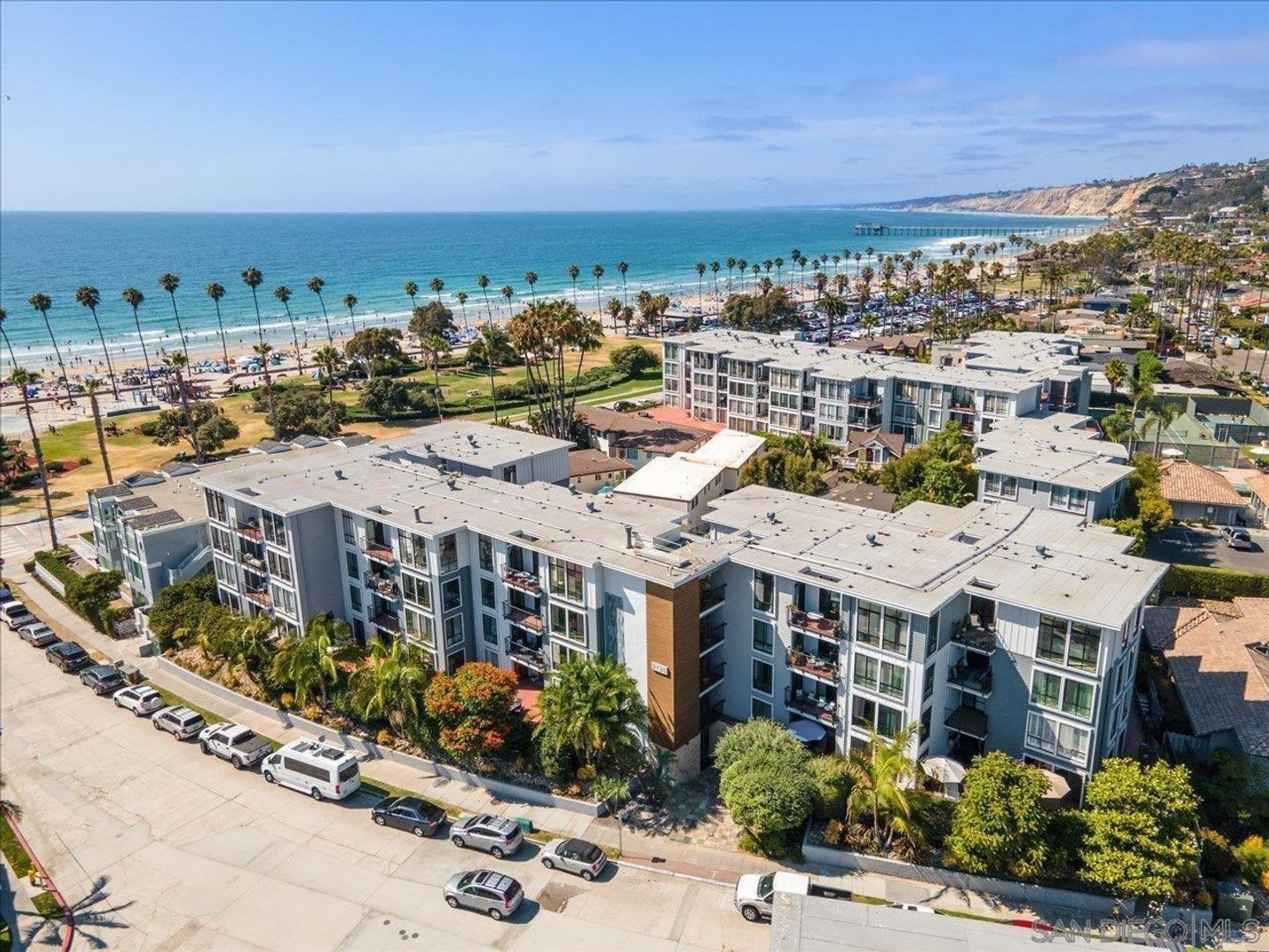 FULLY FURNISHED 2 BED/2 BATH CONDO IN LA JOLLA – photo 1