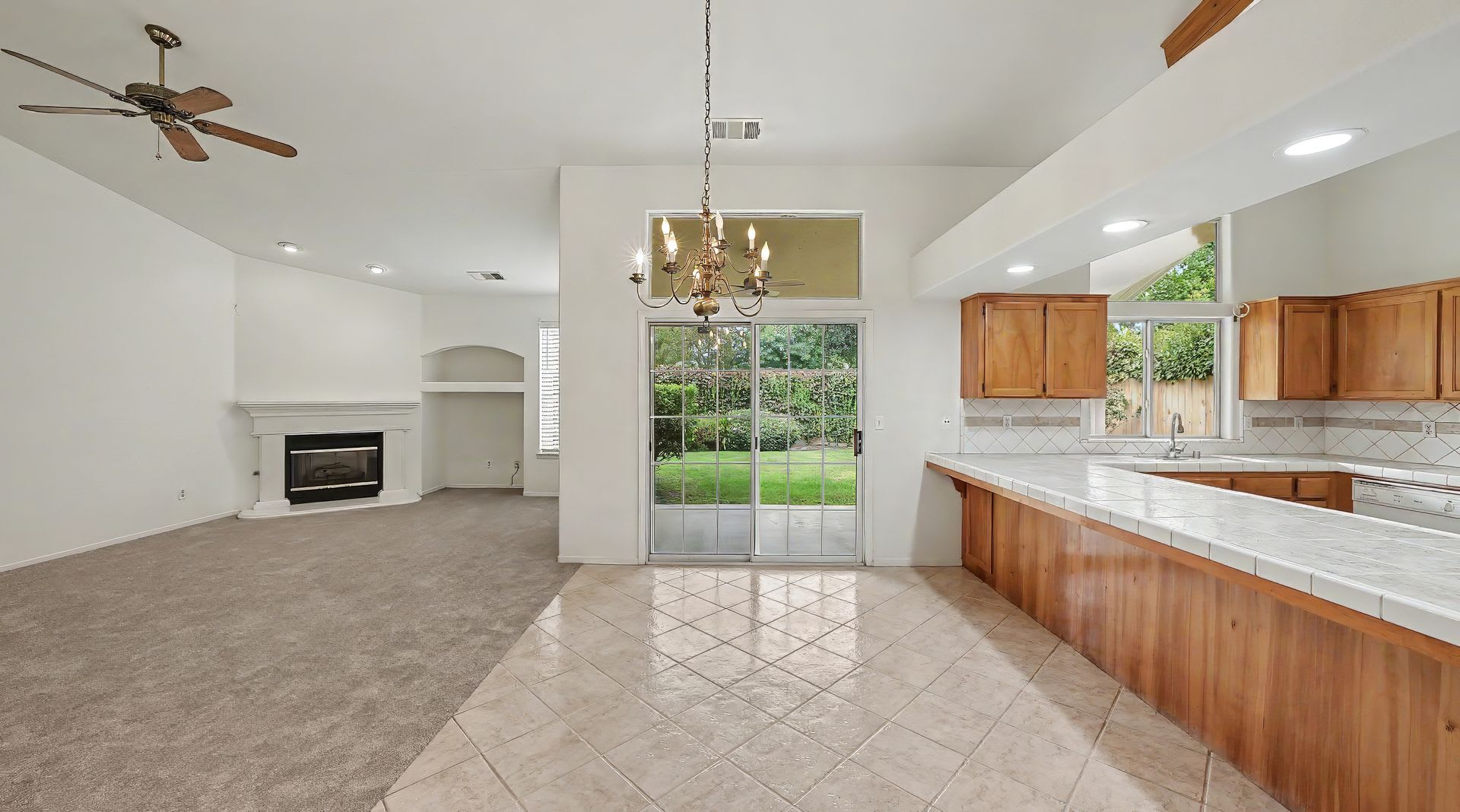 Beautiful 3 Bedroom 2 Bathroom Home For Rent – photo 3