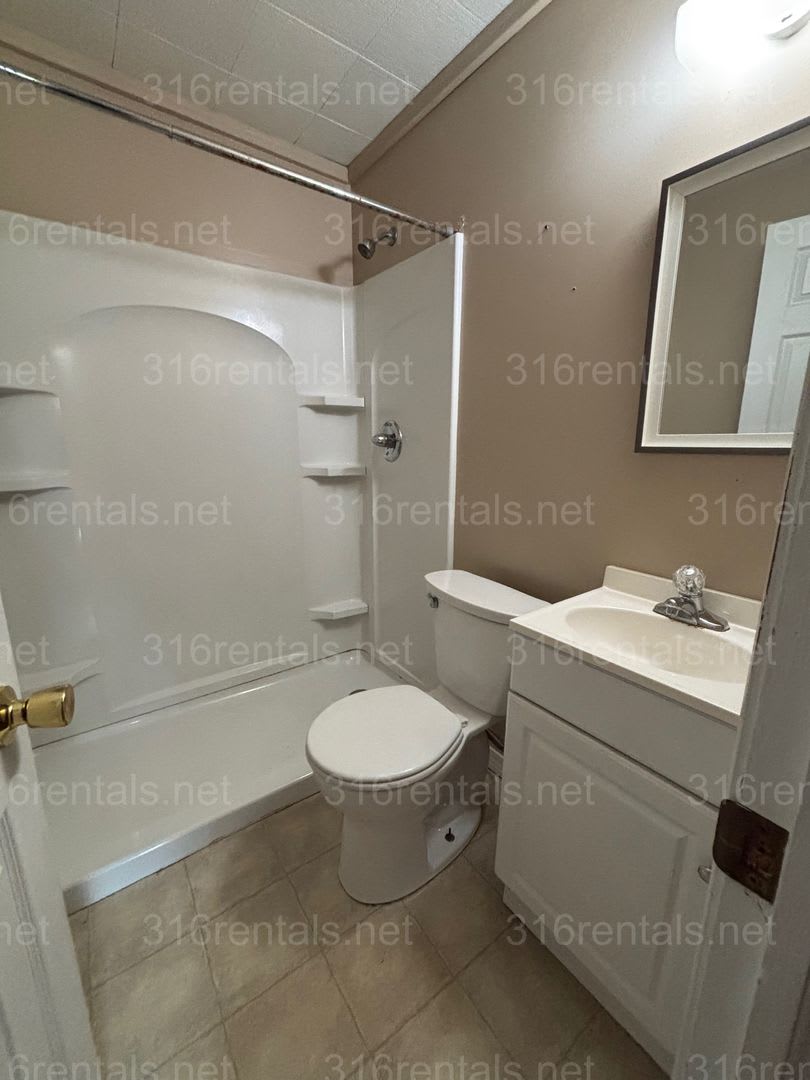Two Bed One Bath Available Now – photo 5