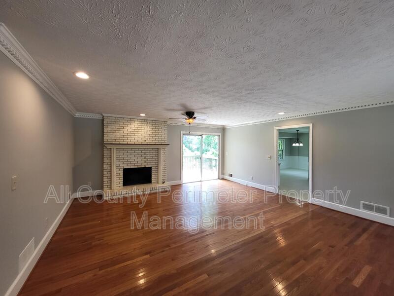 4548 Shallowford Road – photo 3