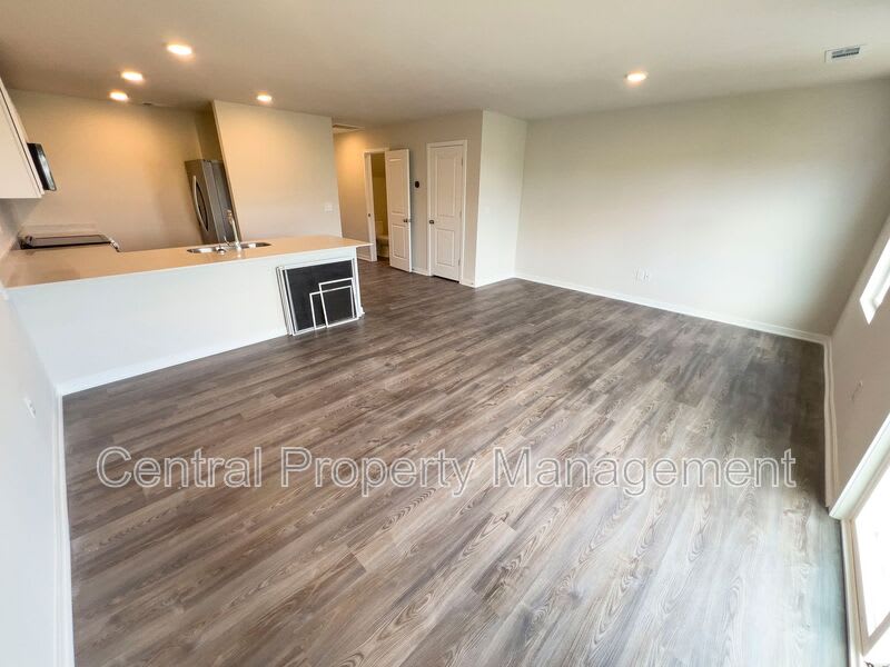 6018 Tavener Drive – photo 4