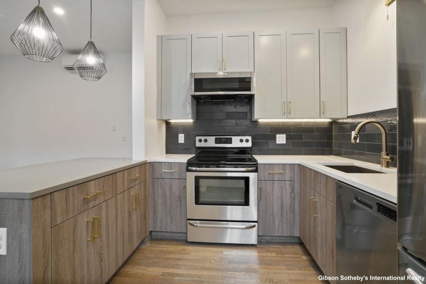 512 Massachusetts Ave. – photo 2