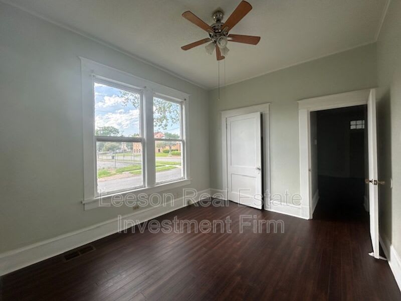 527 Wichita Street – photo 3