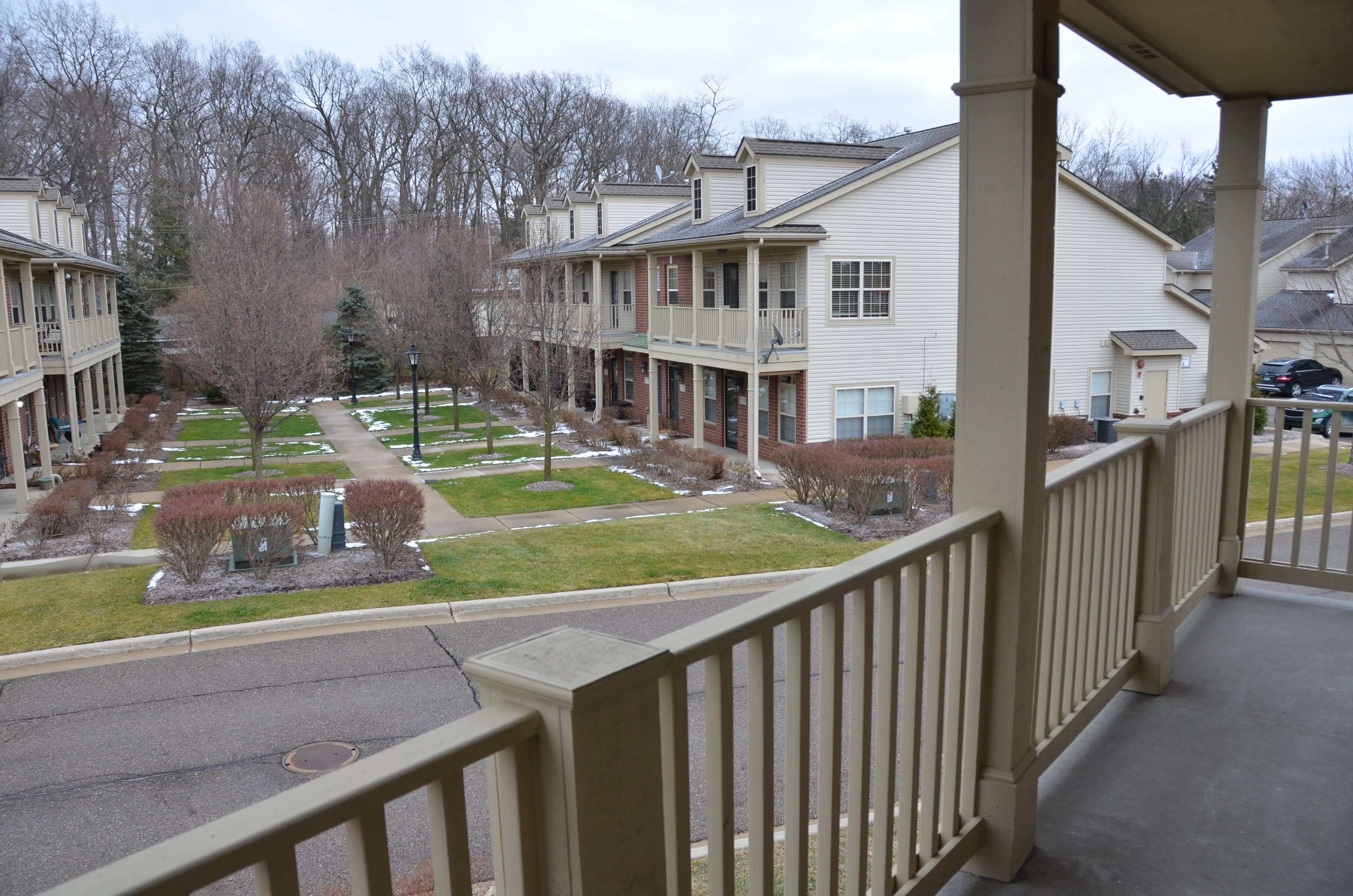 474 Village Dr – photo 4