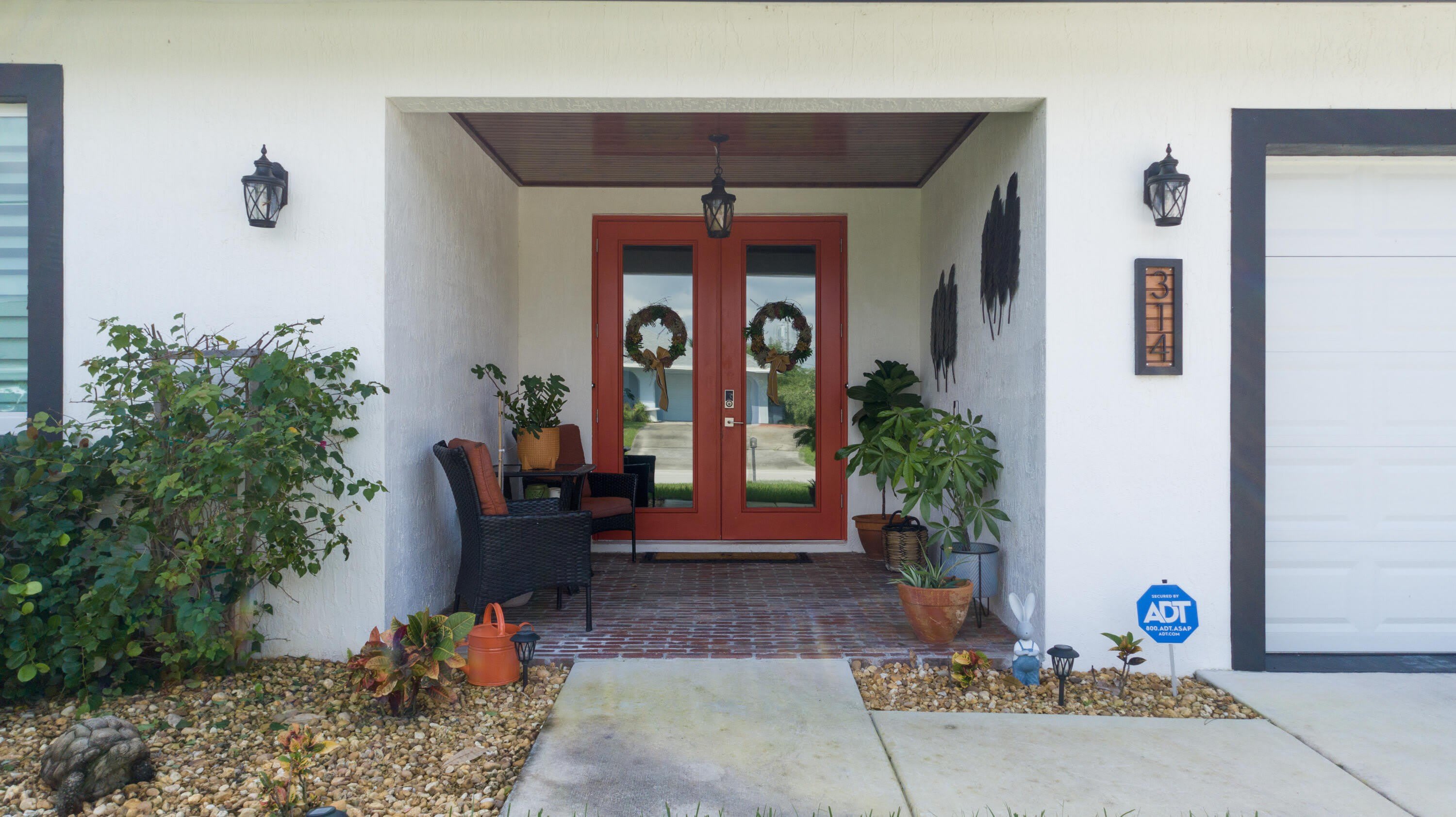 314 NE Surfside Avenue – photo 4