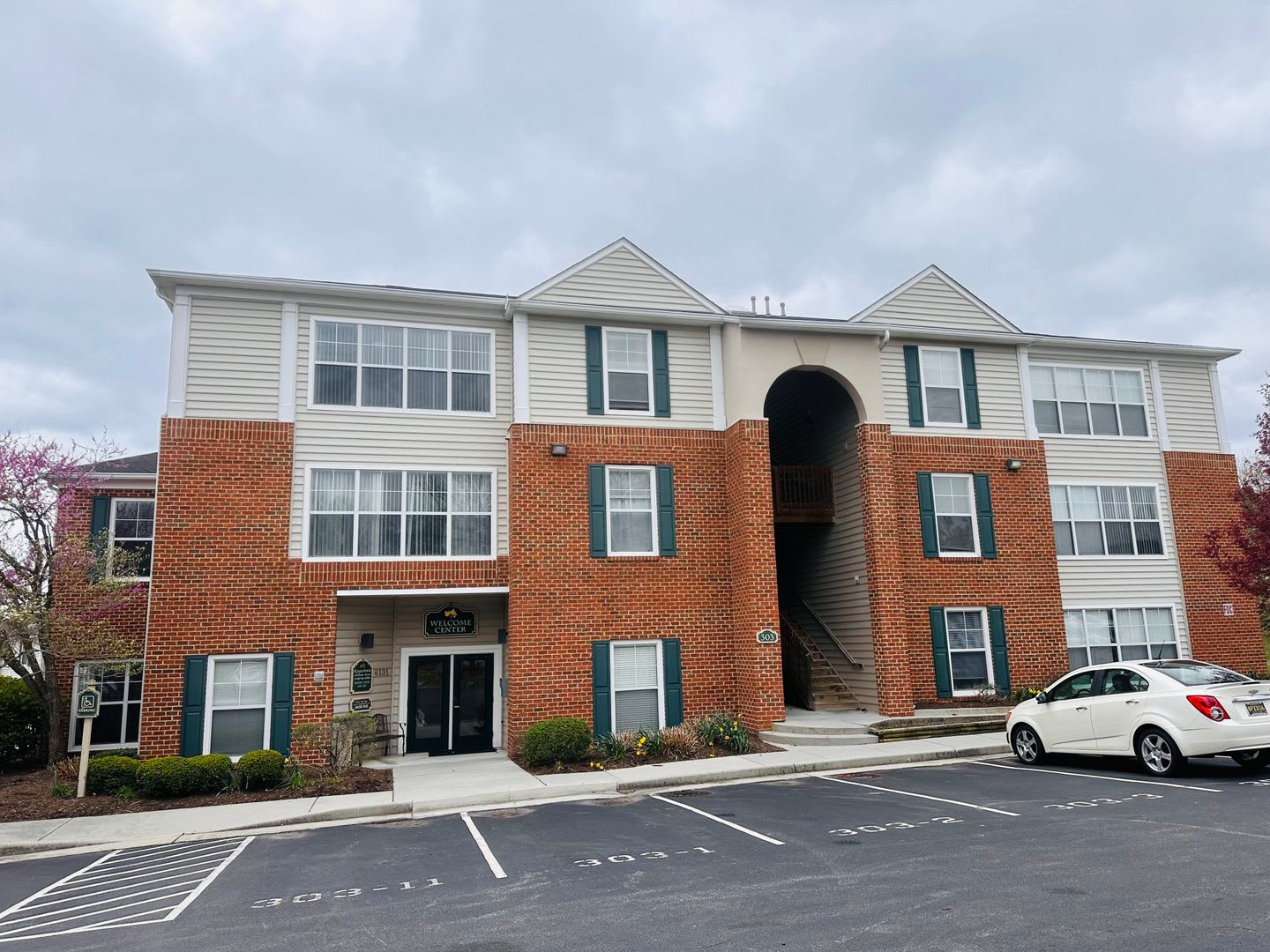 2 Bedroom, 2 Bath Condo – photo 1