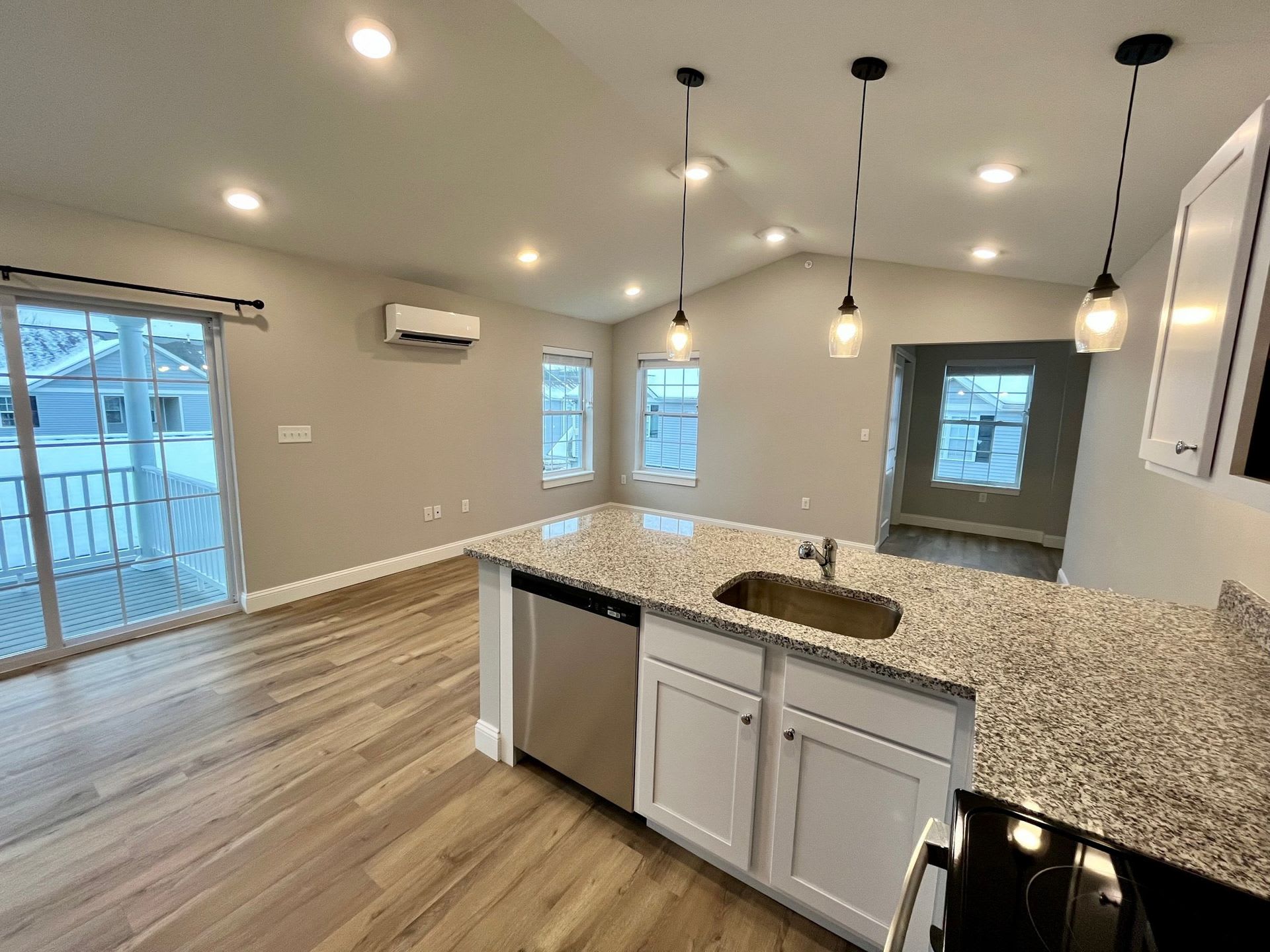 River's Edge Apartments – photo 4