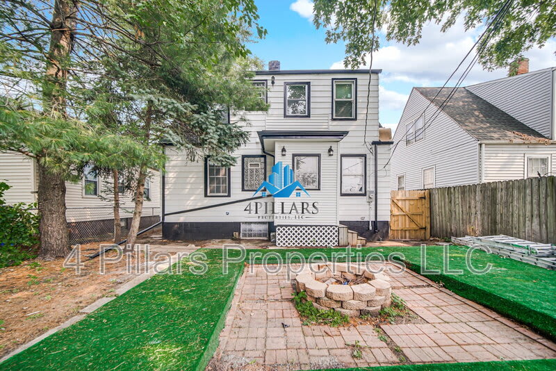 2640 162nd St – photo 4