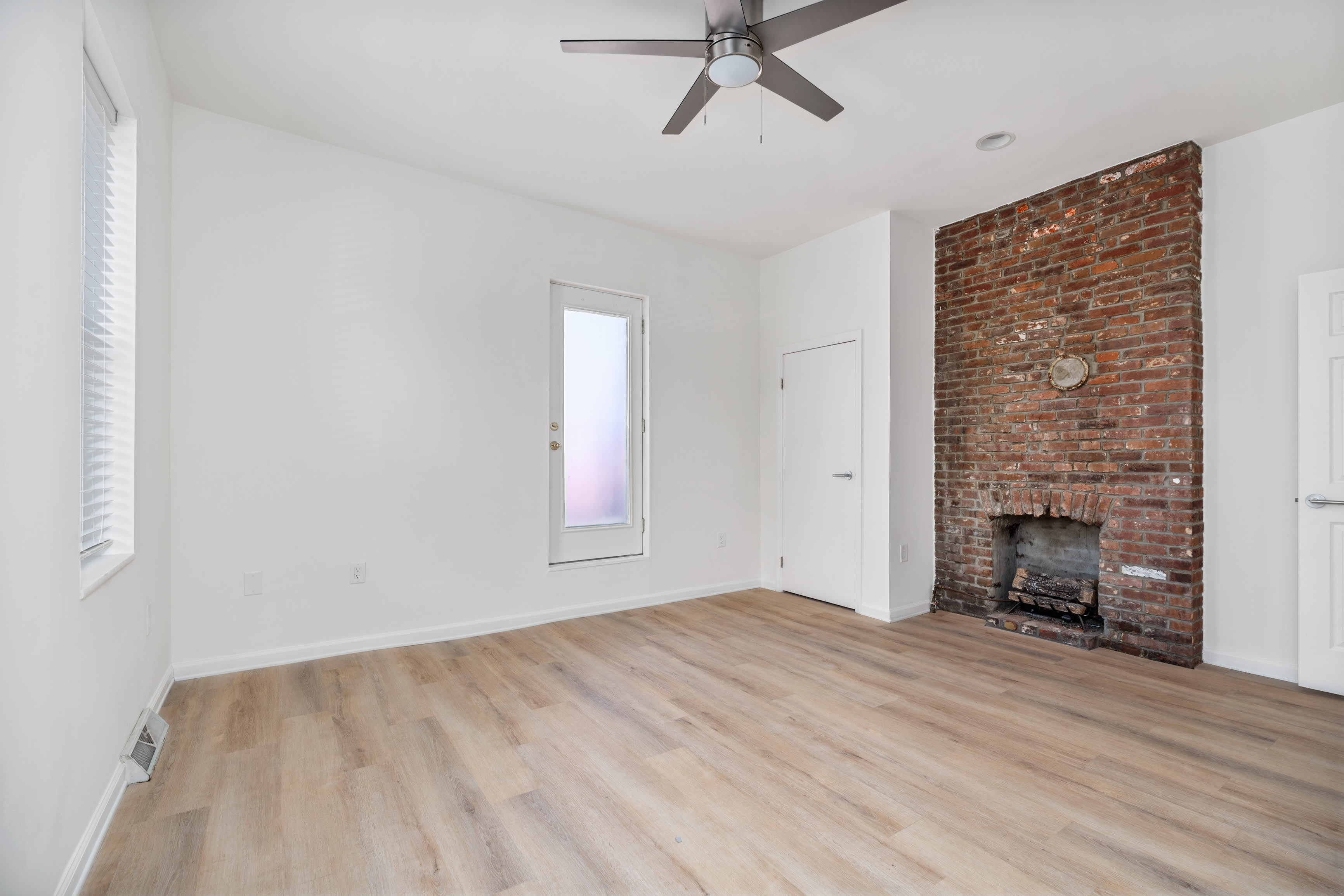 3401 Butler St – photo 1