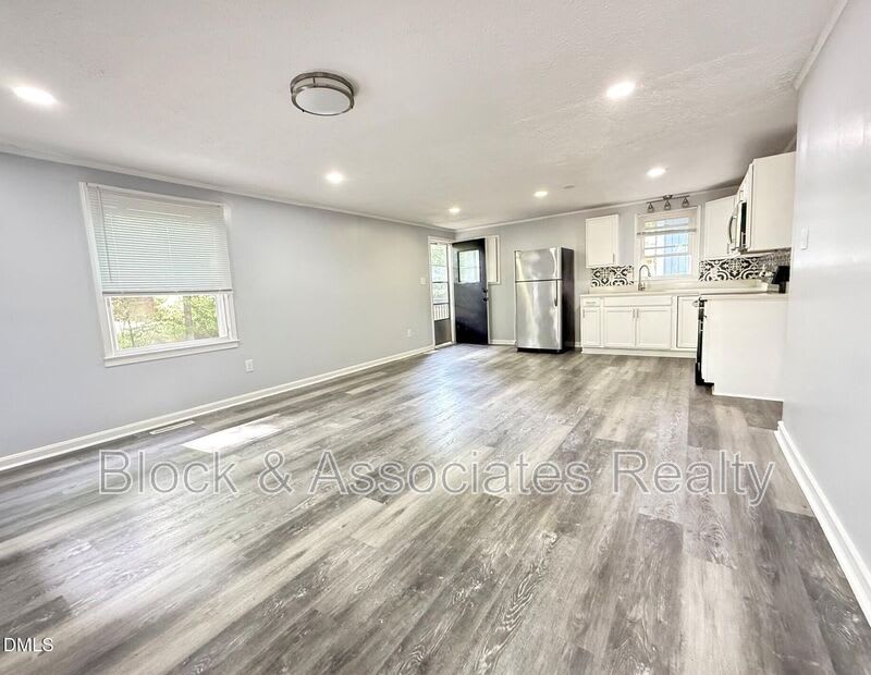 801 Carter Ave – photo 2
