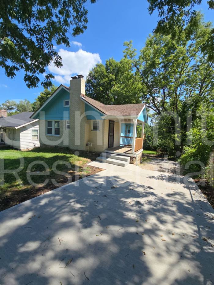 5011 East 39 Terrace – photo 2