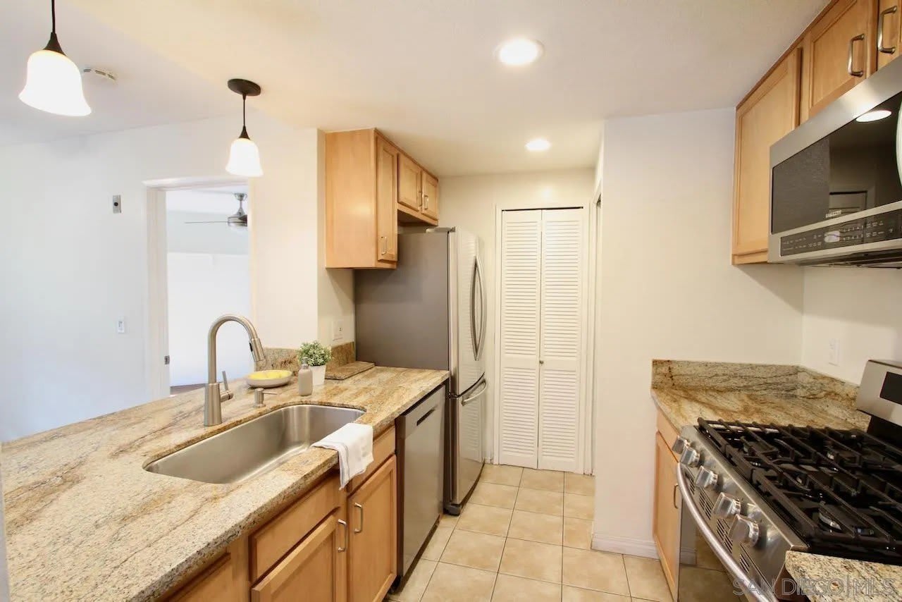 3021 Golden Oak Way – photo 3