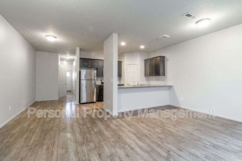 1311 NE 82nd Way – photo 4