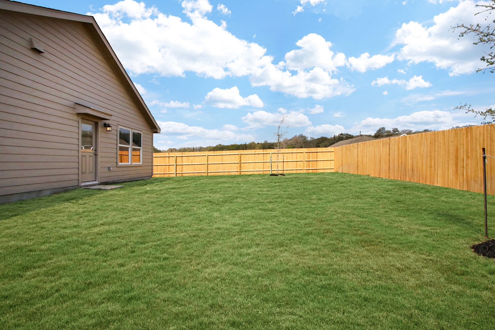 Modern 4-Bedroom Home with Prime Location and Efficient Features – photo 4