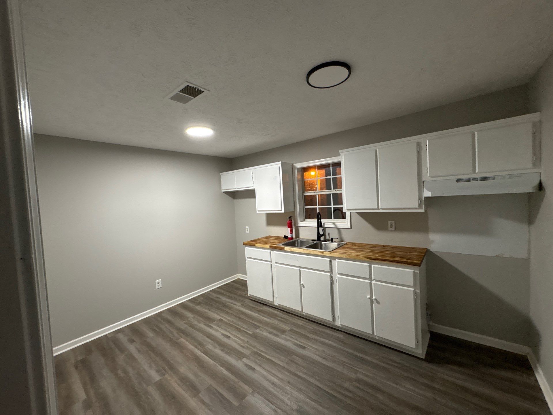 1270 Fairground Rd Brownsville – photo 3