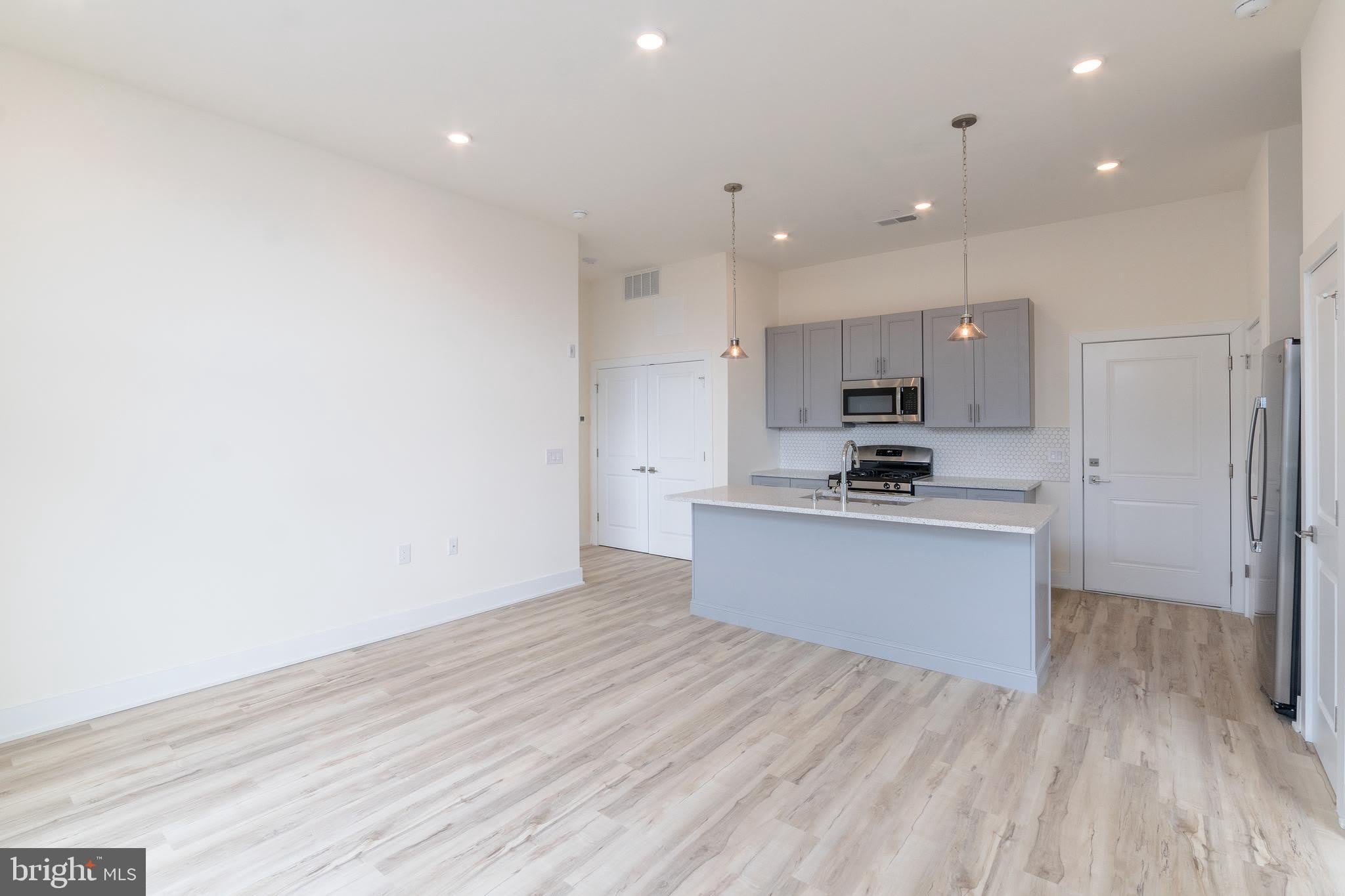 1129 Germantown Avenue – photo 2