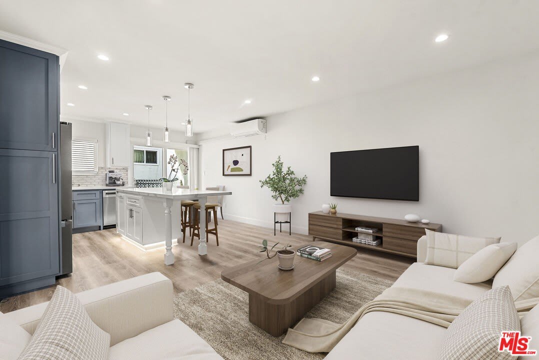 2435 3rd St – photo 1