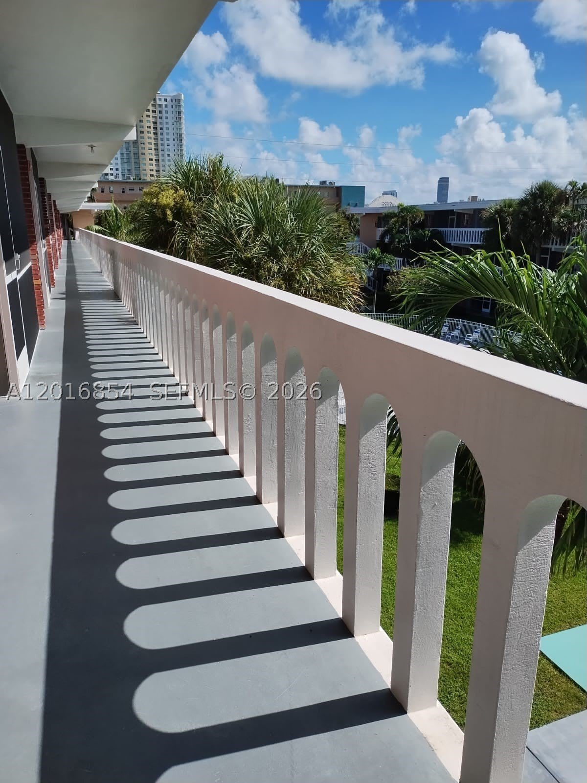 201 NE 14th Ave – photo 3