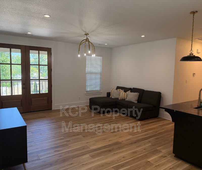 1813 Garland Avenue – photo 2